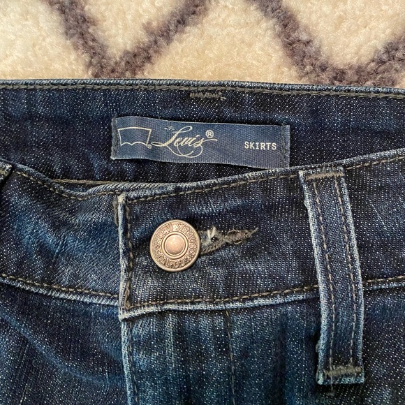 Cute! LEVI’S Jeans mini skirt size 2, 2 front pockets and back pockets - Picture 7 of 7